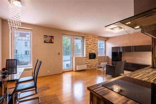 Obrázek projektuVelmi příjemný bezbariérový byt 1+kk (2+kk) s prostornou terasou a gar. stáním  v Praze 9 - Kyjích