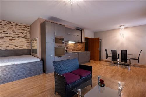 Obrázek projektuVelmi příjemný byt 1+kk (2+kk) s prostornou terasou a gar. stáním  v Praze 9 - Kyjích