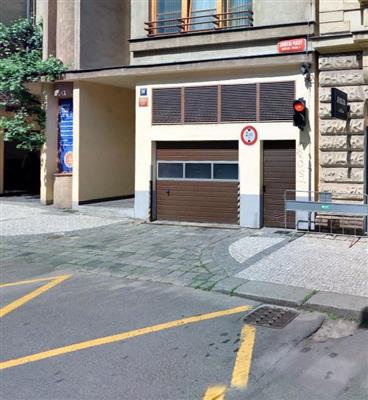 Obrázek projektuGarážové stání pro os. automobil, Praha 5 - Smíchov